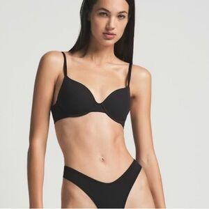 SKIMS Fits Everybody Tshirt Bra Sz 32D